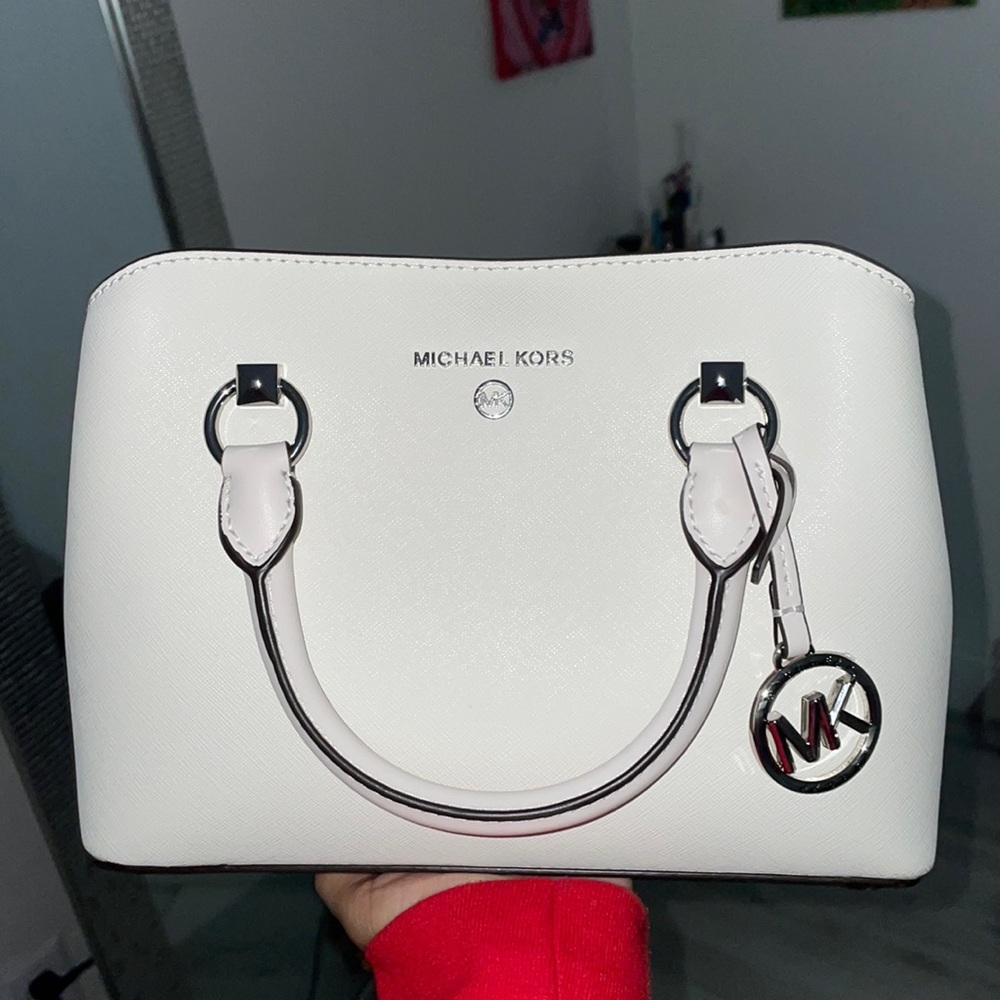 Michael Kors white crossbody/satchel bag/handbag, size: small-med, 5 pockets.